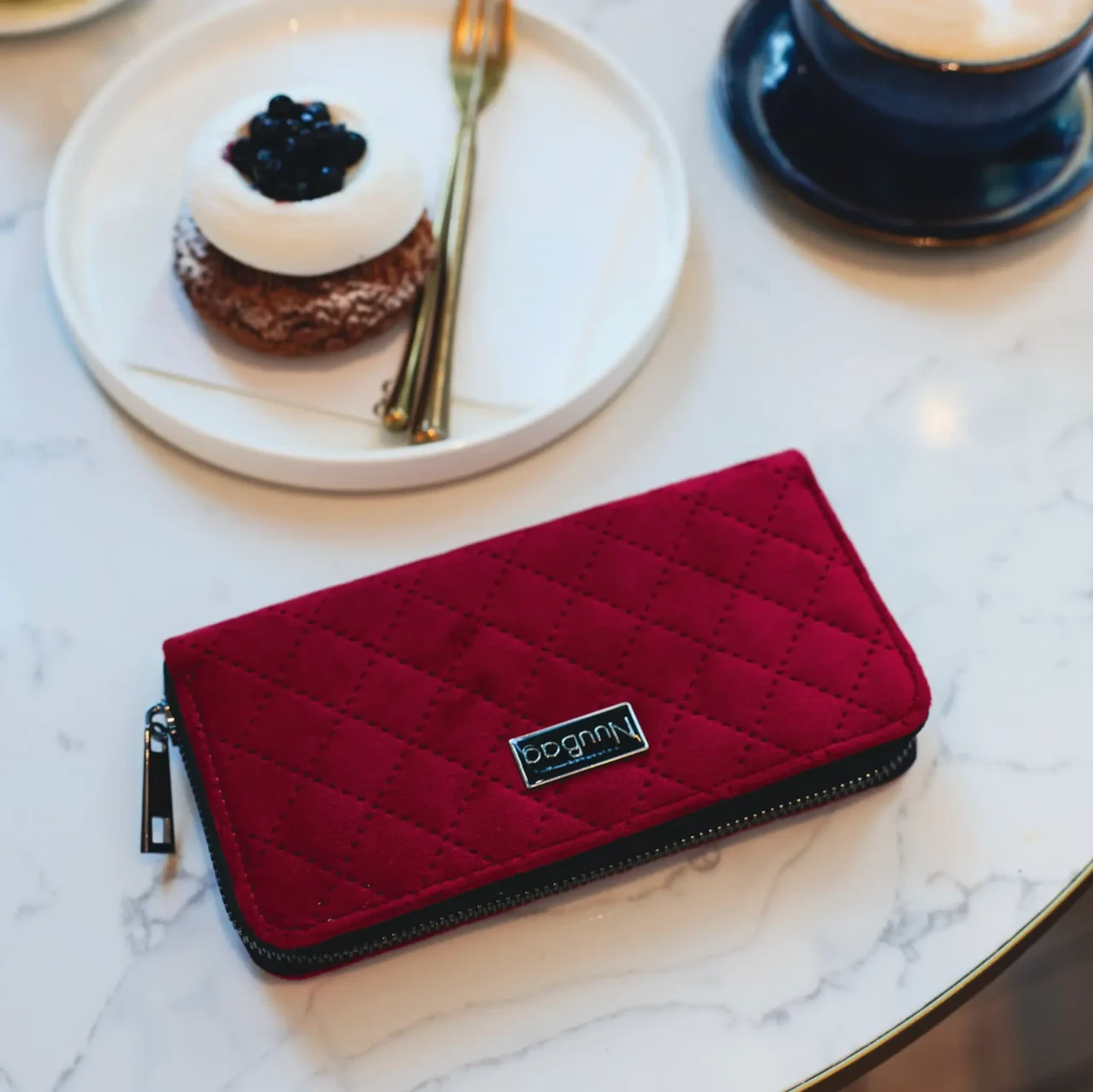 Czerwony portfel damski welur, zamsz