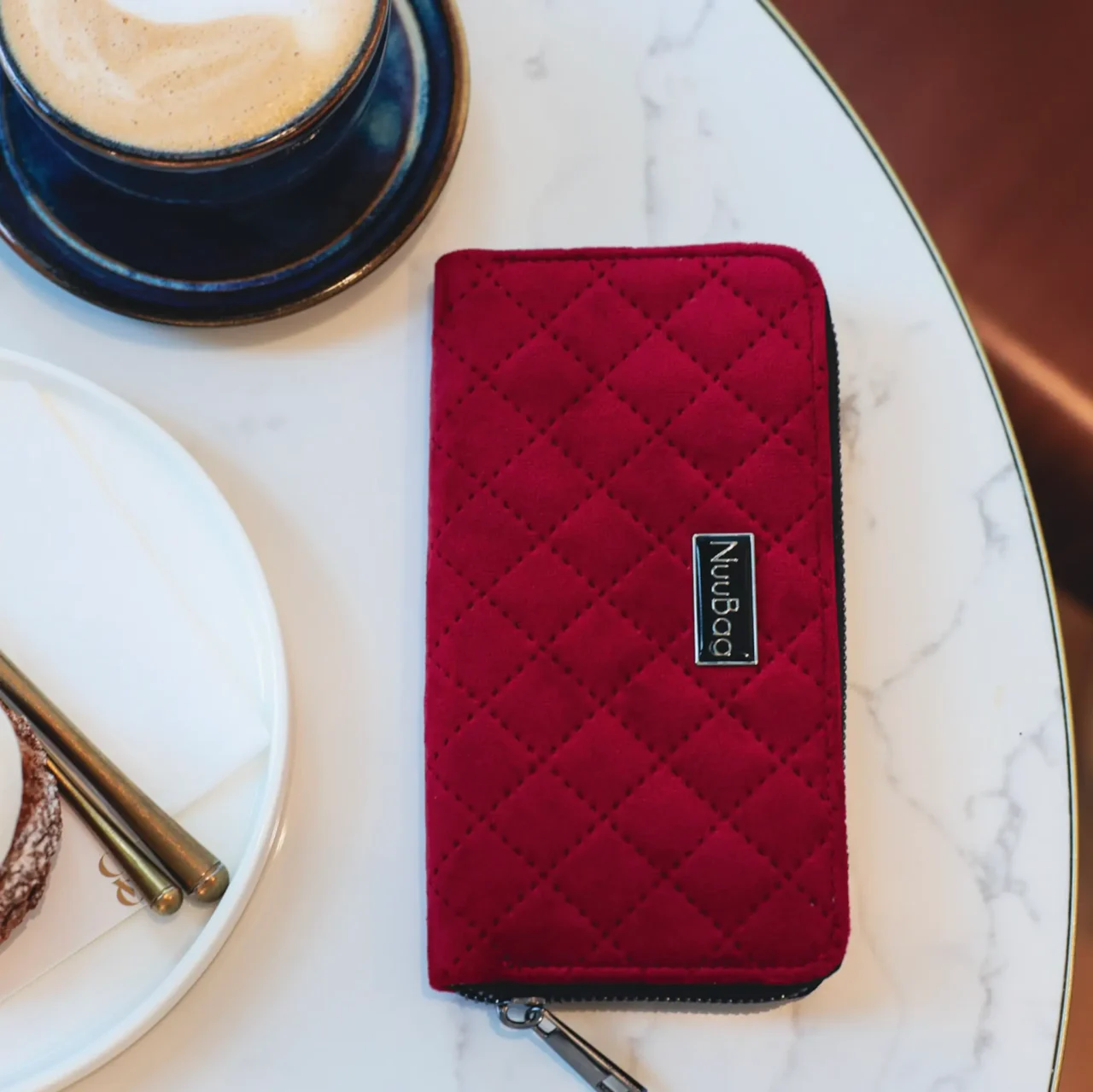 Czerwony portfel damski welur, zamsz