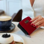 Czerwony mały portfel damski welur, zamsz